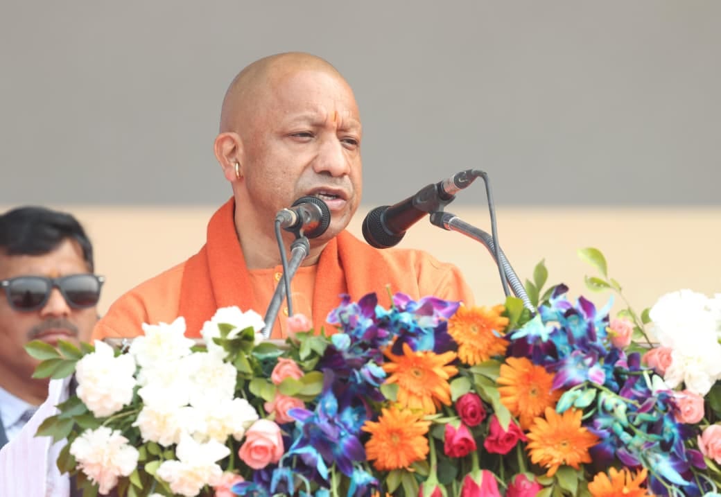Lucknow: CM Yogi will honor 35 policemen today
