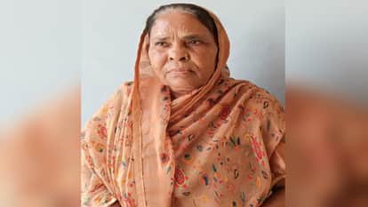 Sadar block chief Shesha Singh dies she was undergoing treatment in Lucknow after slipping and falling at home