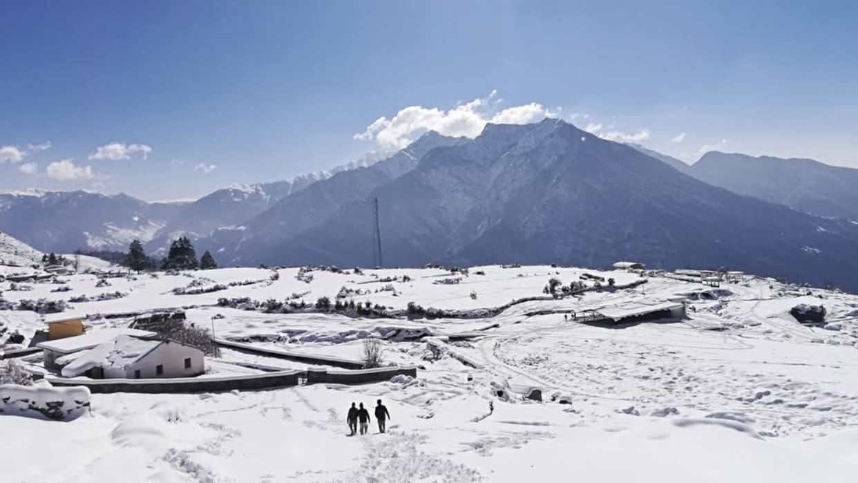 Snowfall in Uttarakhand Photos: Snowfall Covers Chopta, Kedarnath, Yamunotri and Gangotri, Tourism Picks Up
