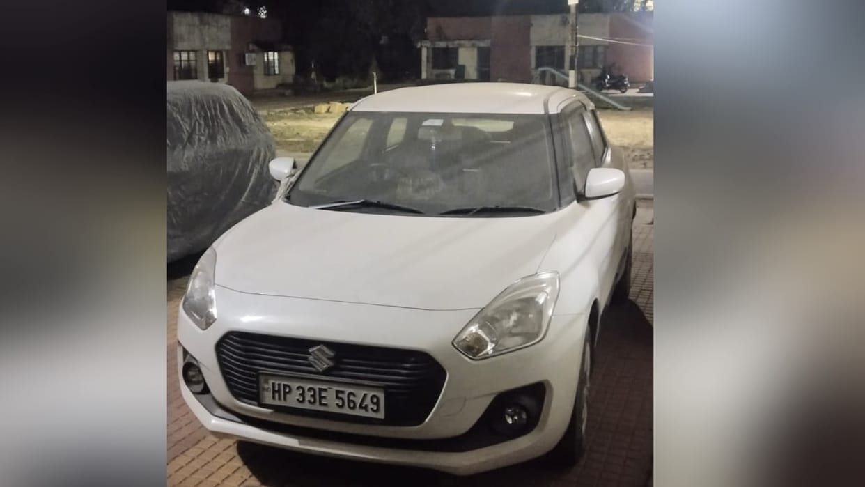 Police issued a challan (fine) for a scooter, but entered the number plate of a car; a complaint was filed wit