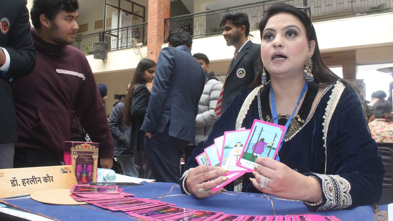 Women more concerned about loyalty in relationships Amar ujala Jyotish mahakumbh tarot card expert Dehradun