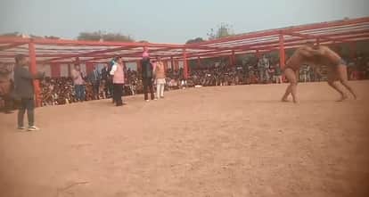 Kanpur Wrestling match in Meharban Singh Purwa Deputy CM Brajesh Pathak himself entered the arena