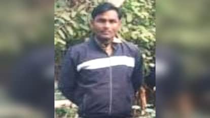 lekhpal suspended who accused of taking a bribe from farmer in Bareilly