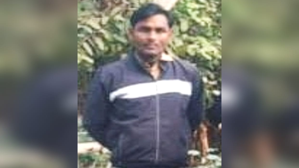 lekhpal suspended who accused of taking a bribe from farmer in Bareilly