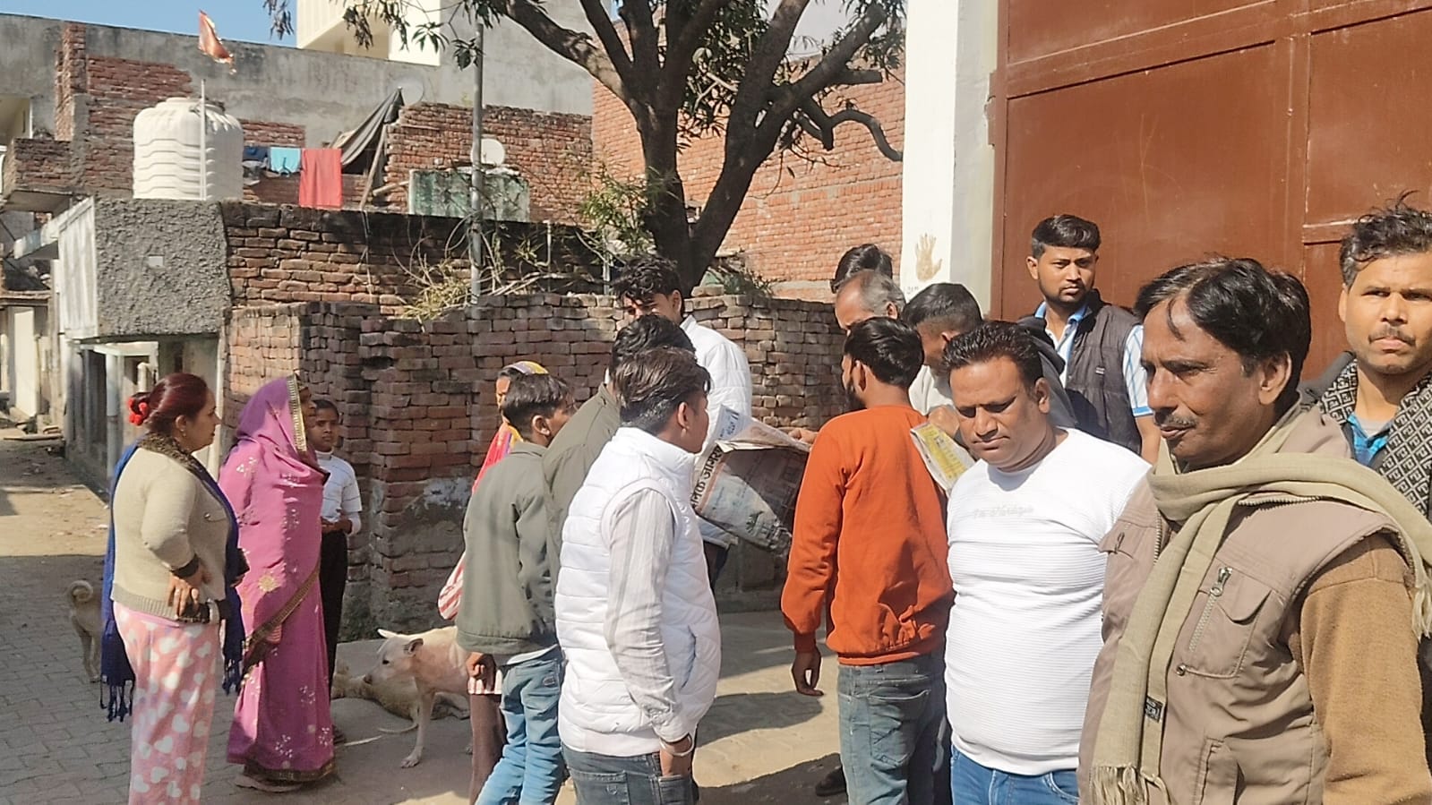 lover slits his girlfriends throat stuffs her body in a sack flees In Agra