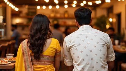 couple jumped from the roof to escape the people who had entered the cafe in Shahjahanpur