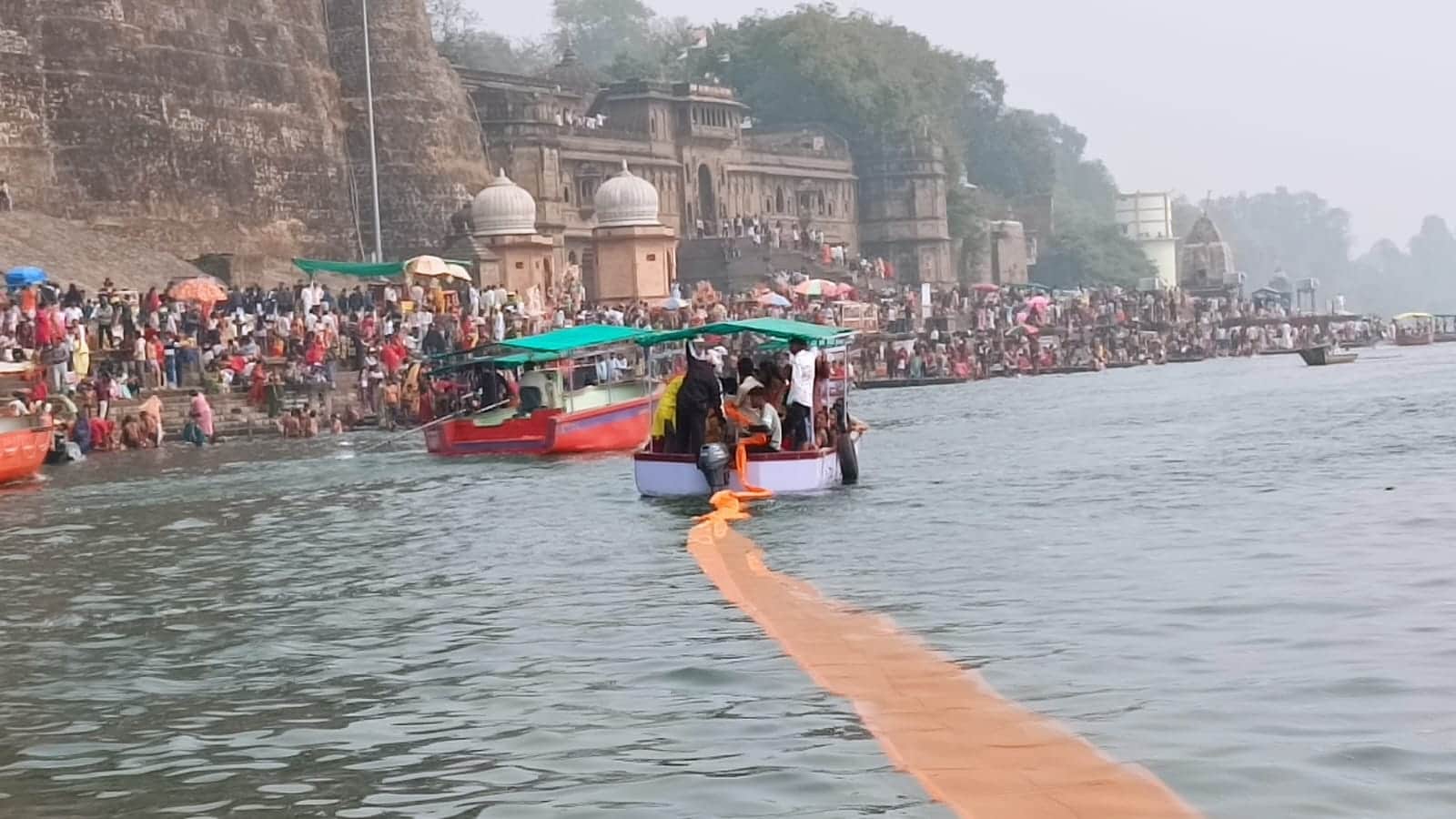 Celebration of Mother Narmada Prakatotsav in Maheshwar; 50,000 devotees visited Mother Reva.