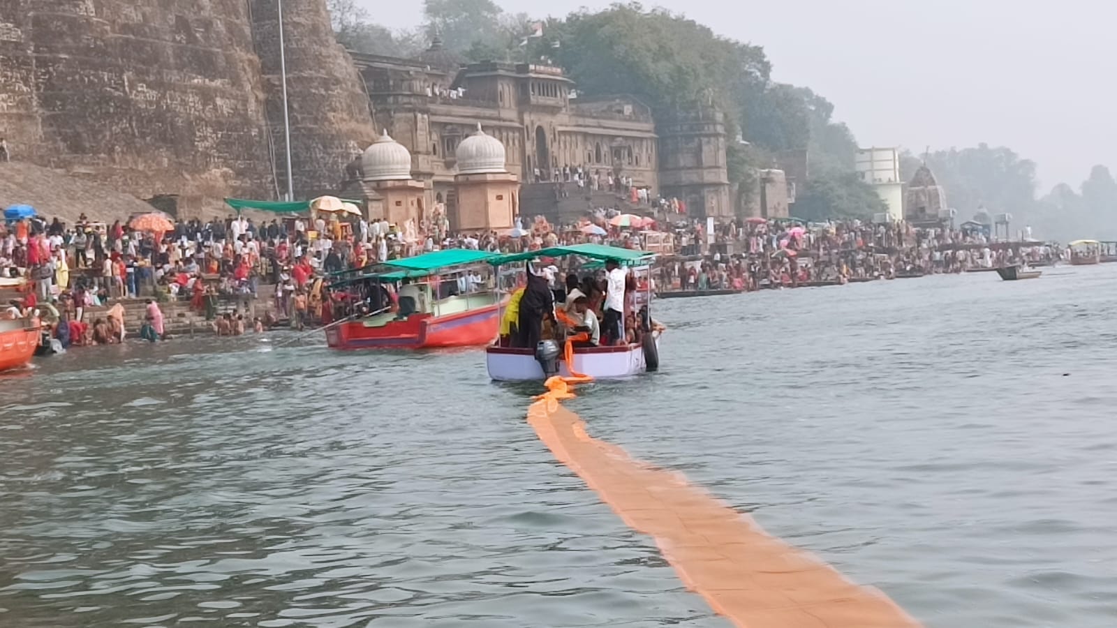 Celebration of Mother Narmada Prakatotsav in Maheshwar; 50,000 devotees visited Mother Reva.