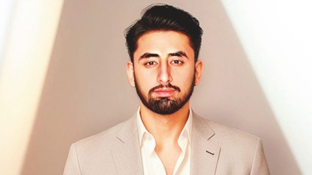 Man loses leg saving two girls from a train to receive life-saving medal Ritik from Chaupal to be honored
