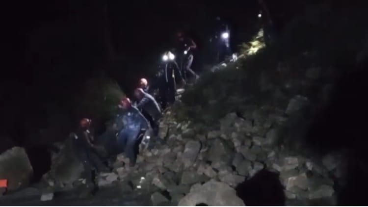 Rudraprayag News: रैतौली के पास ट्रक अनियंत्रित होकर अलकनंदा नदी जा गिरा, दुर्घटना में चालक की मौत