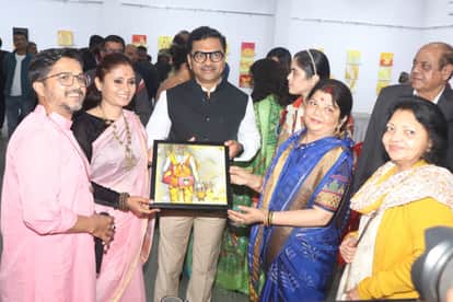 Indore News Divisional Commissioner inaugurates three-day art exhibition by Srishti Kalakunj