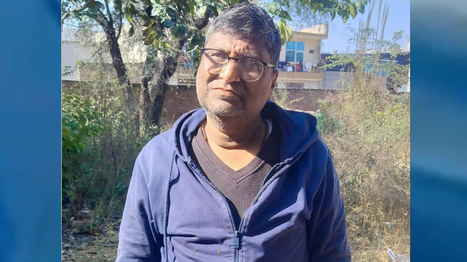 Kanpur Vinod Agarwal misled rather than answering questions maintained silence on stock register and laptop