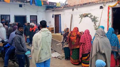 Two dead bodies found in mau married woman in room young man hanged himself under an underpass