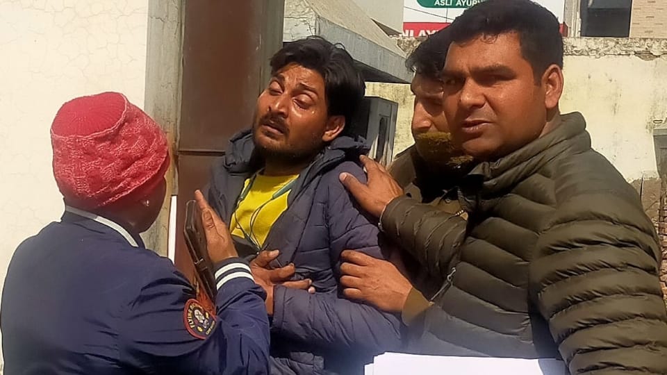 Up:प्रेमिक का कत्ल, लाश के टुकड़े-टुकड़े... कटा सिर न मिला, इसलिए अलग किए  थे पैर; Hr हत्याकांड में नया अपडेट - Agra Hr Minki Murder Case Update Lover  Murdered Head Still Missing