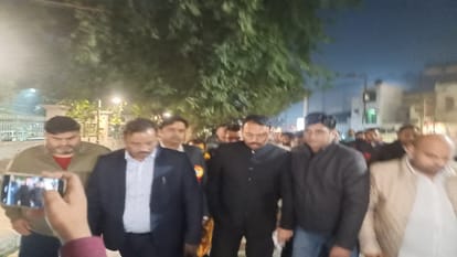 Swami Avimukteshwaranand Calls Bareilly Magistrate Alankar Agnihotri Offers Religious Role After Resignation