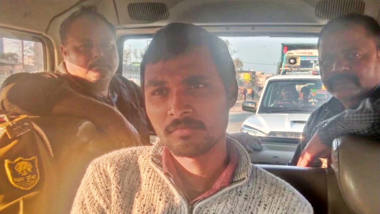 East Champaran: Girl critical in acid attack due to one-sided love; Mother also burnt, accused arrested