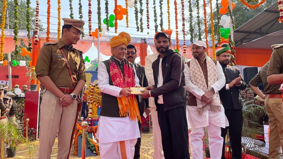 Police in Mathura have recovered 685 mobile phones worth two crore rupees