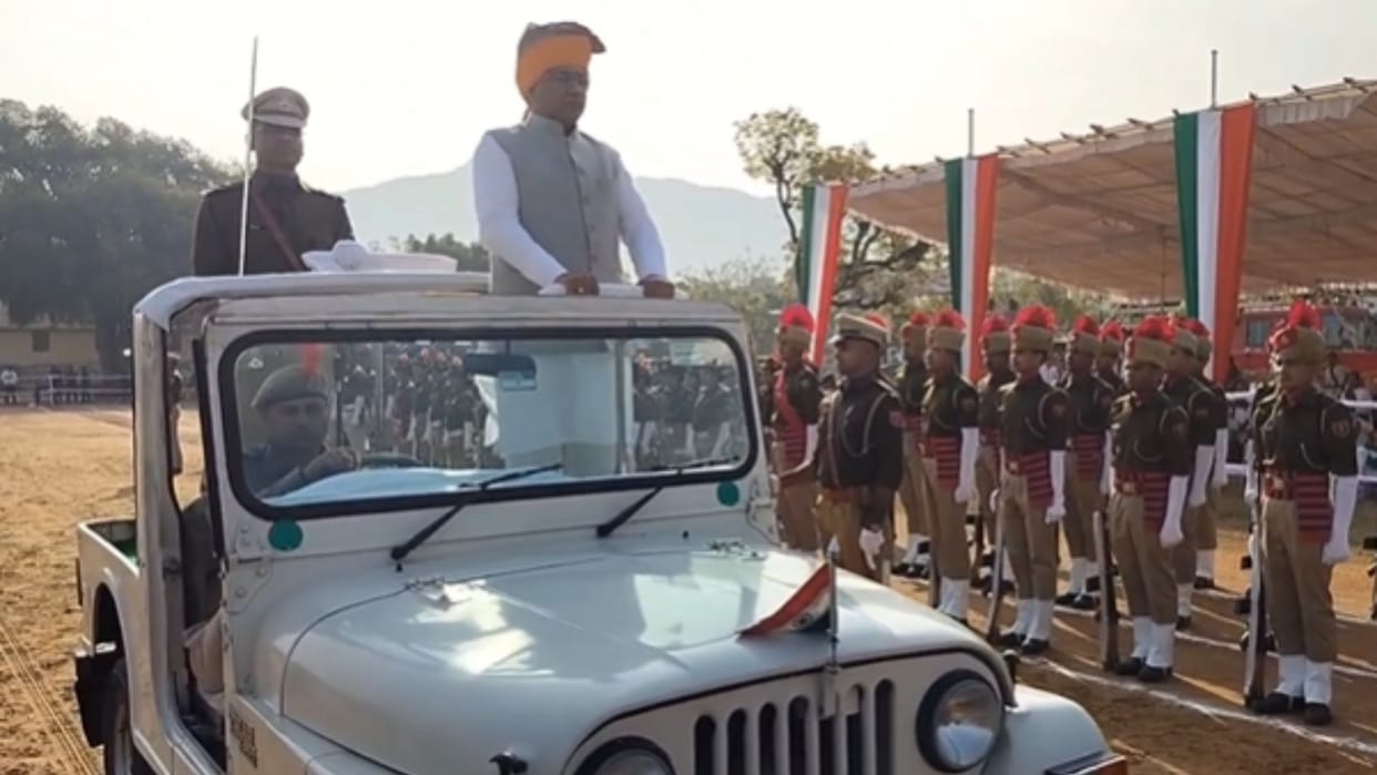 Minister Suresh Singh Rawat hoisted flag in Ajmer and inspected parade