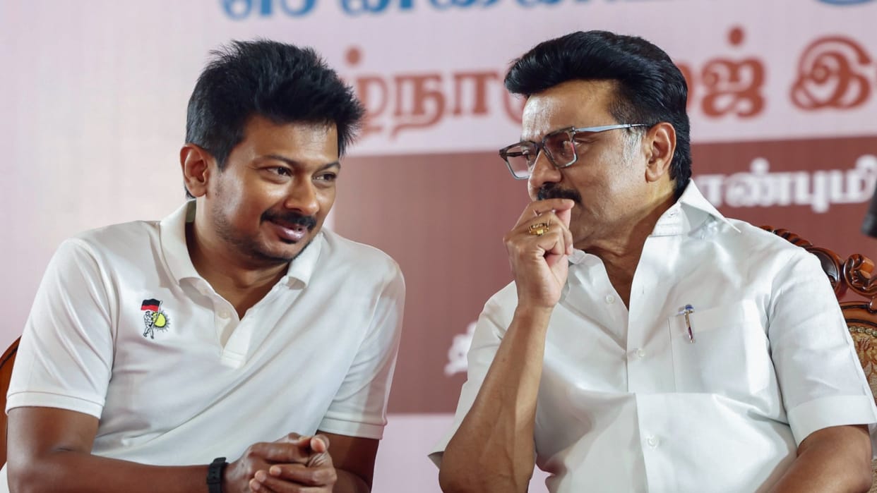 tamil nadu Congress stabbed DMK in back never trust them again says Udhayanidhi stalin in meeting
