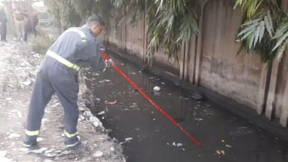 UP: Another youth fell into a deep drain in Meerut, search operation started..., Sunny had died three days ago