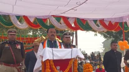26 January Prayagraj: The government hoisted the tricolor on Republic Day, paying homage to the immortal marty