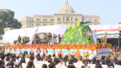 Republic Day grand parade was held in Lucknow tableaux showcased changing face of UP see pictures