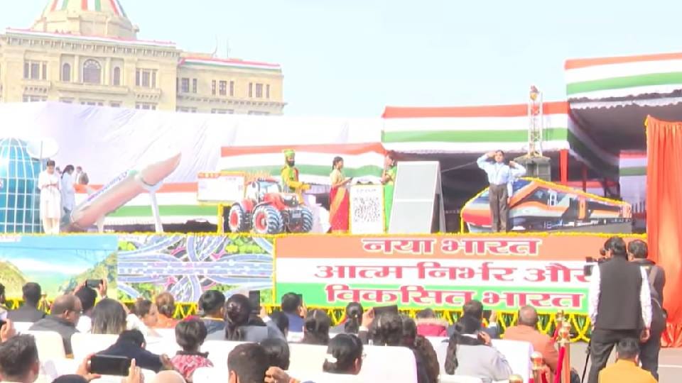Republic Day grand parade was held in Lucknow tableaux showcased changing face of UP see pictures