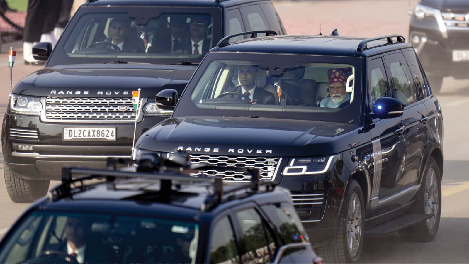 PM Modi’s Armoured Range Rover Sentinel Steals Spotlight at Republic Day Parade 2026