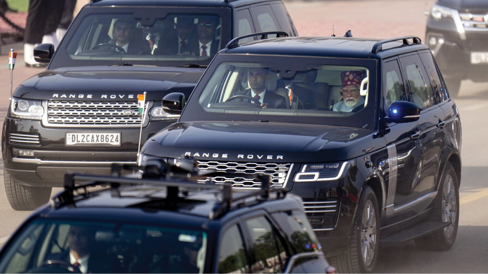 PM Modi&rsquo;s Armoured Range Rover Sentinel Steals Spotlight at Republic Day Parade 2026