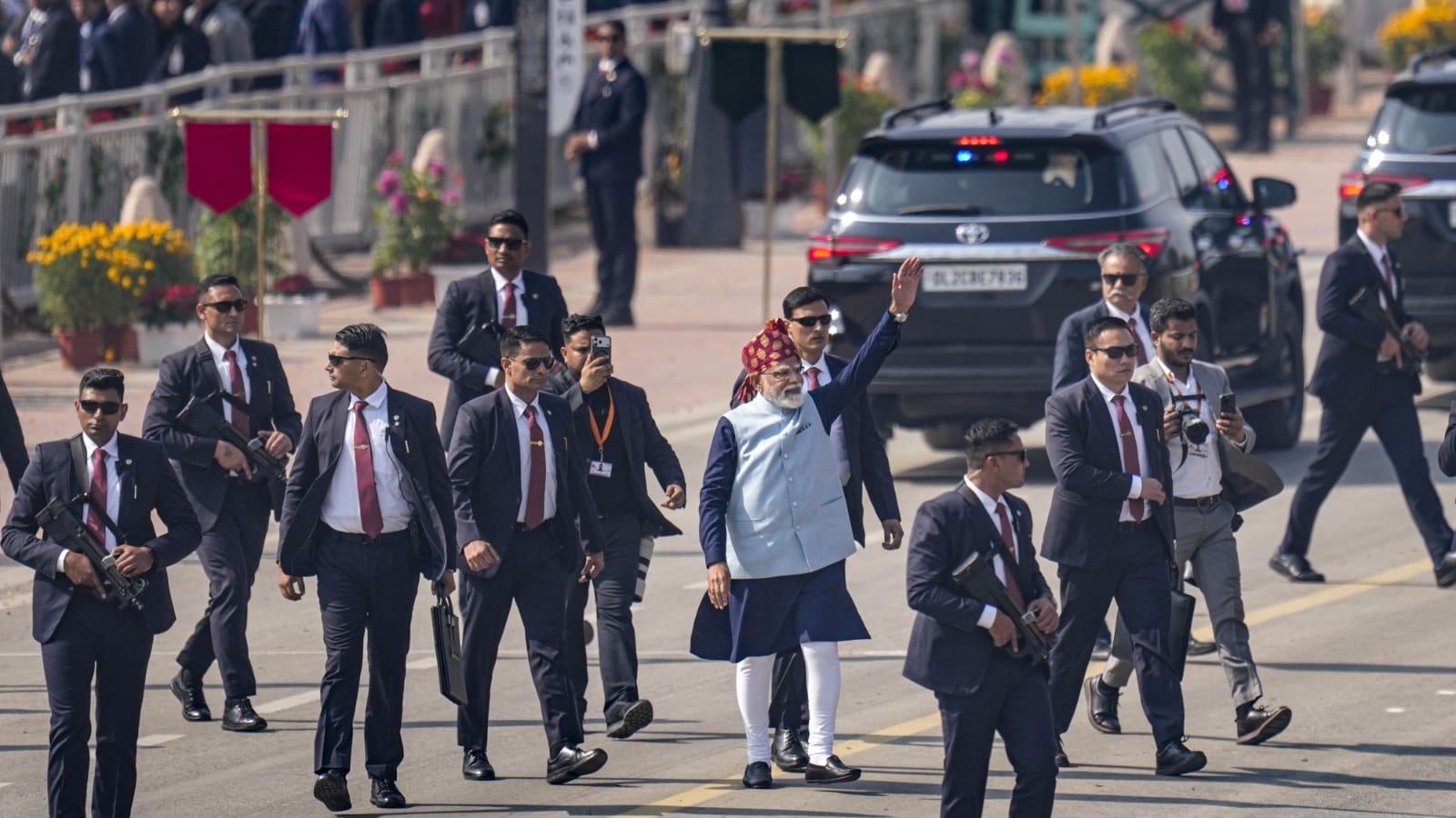 PM Modi&rsquo;s Armoured Range Rover Sentinel Steals Spotlight at Republic Day Parade 2026