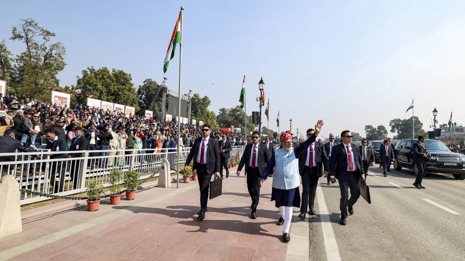 PM Modi&rsquo;s Armoured Range Rover Sentinel Steals Spotlight at Republic Day Parade 2026