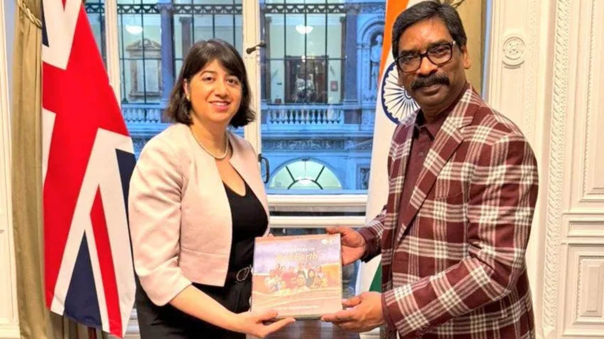 सीएम हेमंत सोरेन लंदन में एक कार्यक्रम में