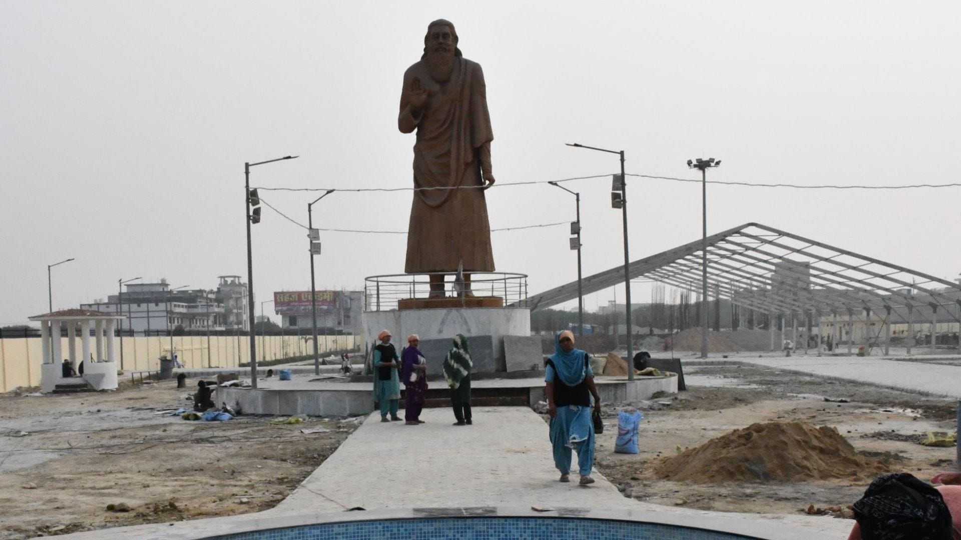 संत रविदास की बंदगी के लिए सीर में चल रही तैयारी।