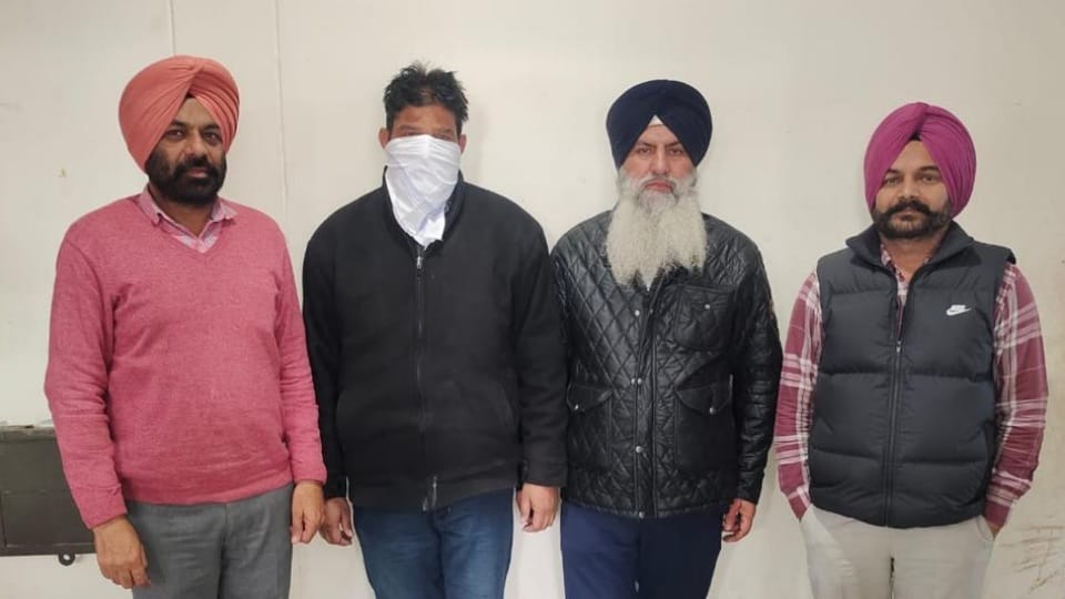Head Constable Khanna arrested for accepting bribe of Rs. 5.20 lakh