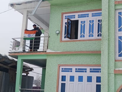 Shopian Man Hoists National Flag on Independence Day, Sends Message of Peace