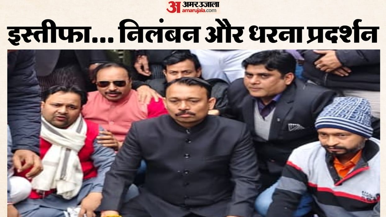 Alankar Agnihotri protest against the government and administration in Bareilly