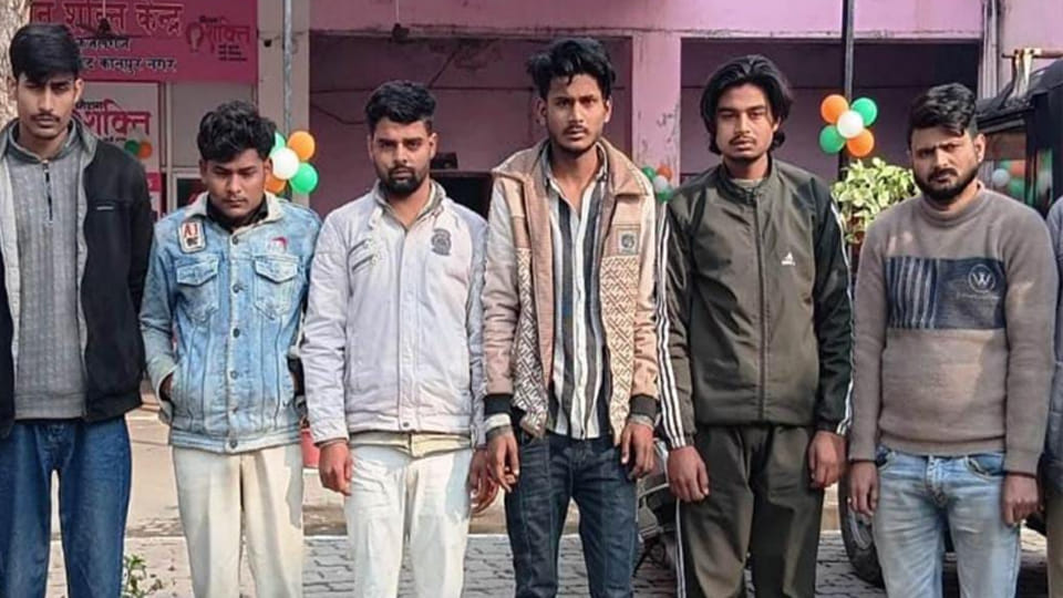 Kanpur: Six accused arrested for stealing from paan masala stalls