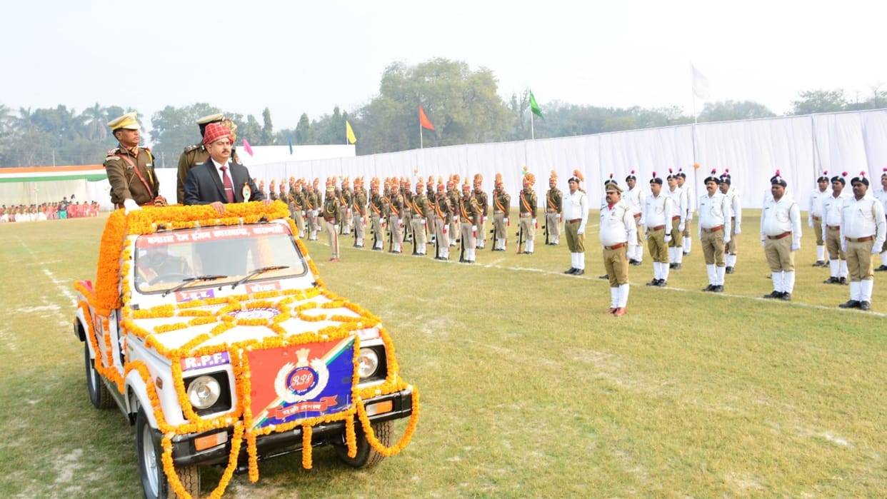 Republic Day Contingent number 11 of 400 women police officers first in parade in Varanasi