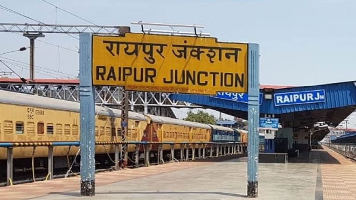 Knife attack at Raipur railway station, miscreant flees after robbing passenger
