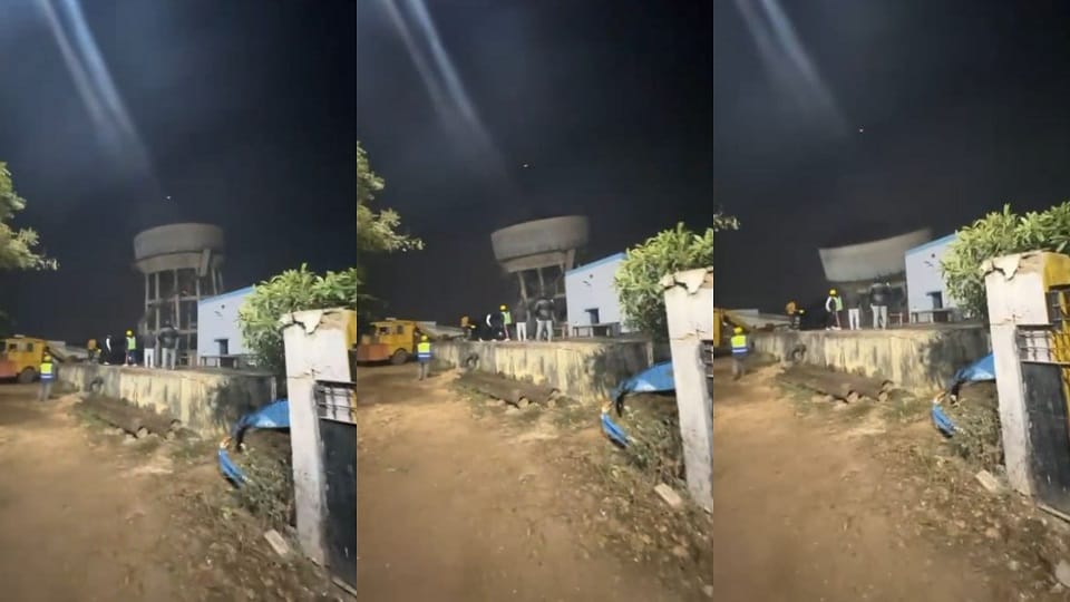 overhead water tank demolished in Agra in five seconds; video goes viral