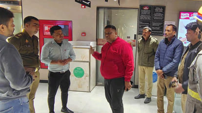 Kanpur: Mother and son trapped in restaurant elevator for half an hour, rescued by authorities