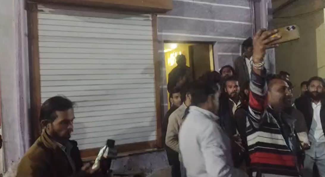 MP News: Allegations of religious conversion in Mandideep Raisen VHP stages strong protest