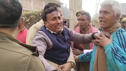 independent candidate created a ruckus, accusing the BJP of fraudulent voting in bhadohi