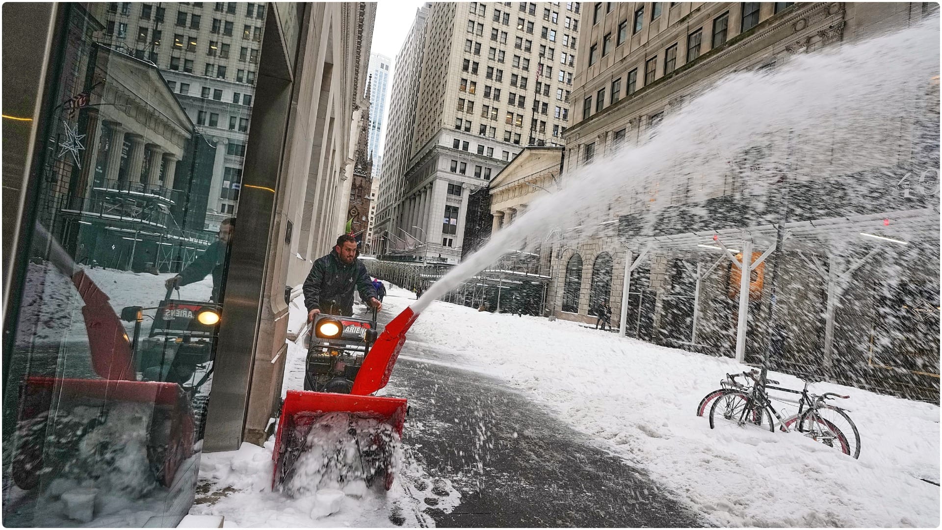 Northeast US sees more snow from tail end of colossal winter storm, at least 25 deaths reported