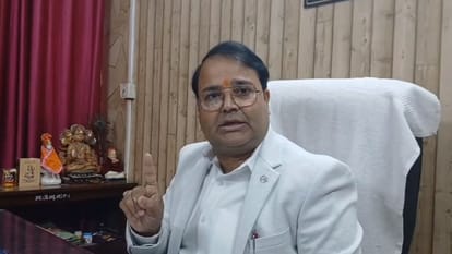 UP: Deputy Commissioner who resigned after being hurt by Shankaracharya's statements goes on leave, confusion