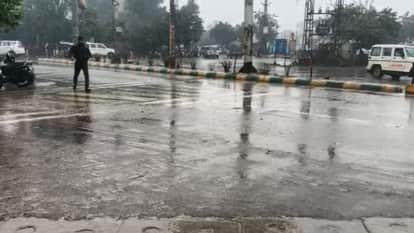 Weather suddenly changed in Bharatpur darkness prevailed during day people suffering due to rain and cold