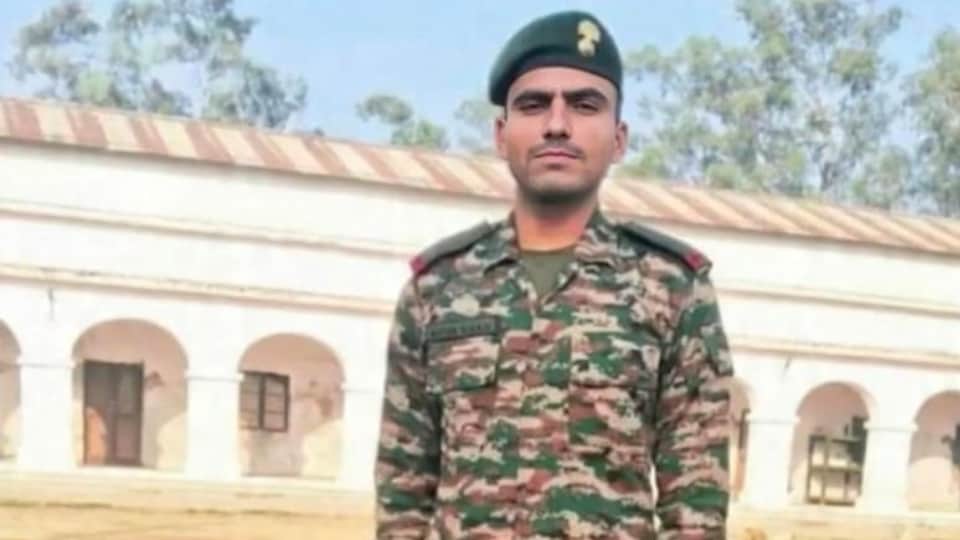 सैनिक मोईन चौधरी की फाइल फोटो