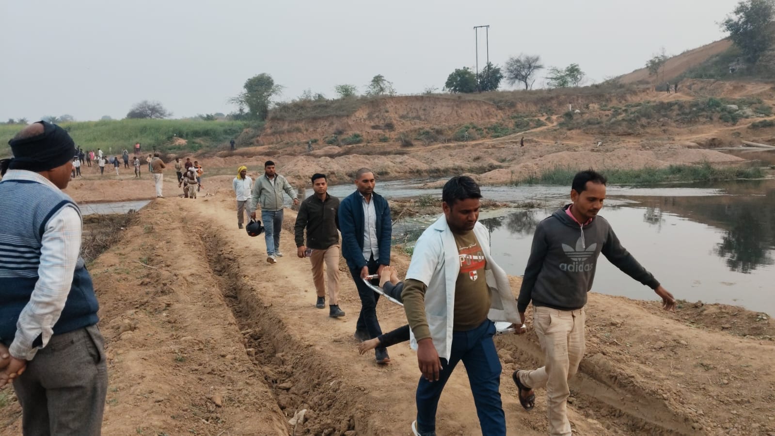 Brother and sister commit suicide by consuming poison and jumping into river in Banda