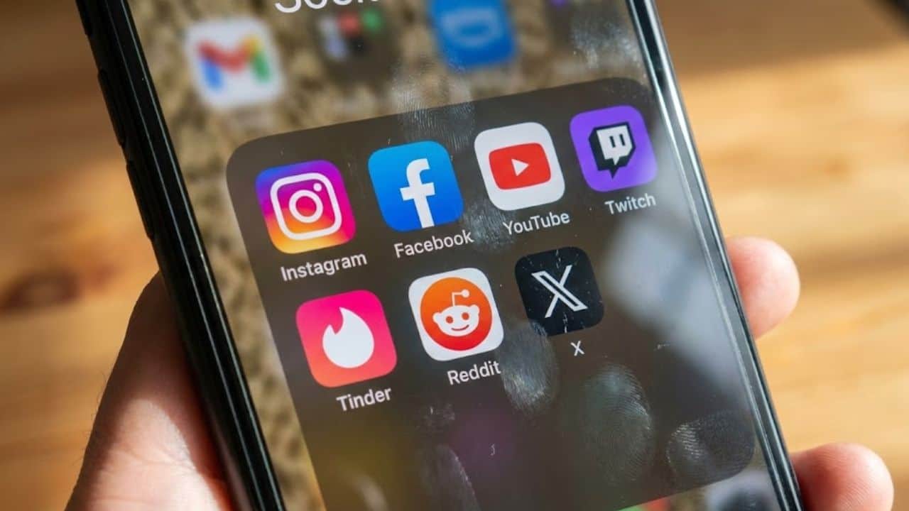 सोशल मीडिया (सांकेतिक)