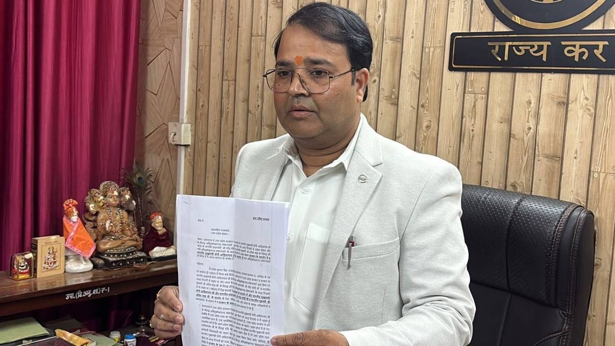 UP: The government has not yet received Prashant Singh's resignation, new revelations have also been made rega